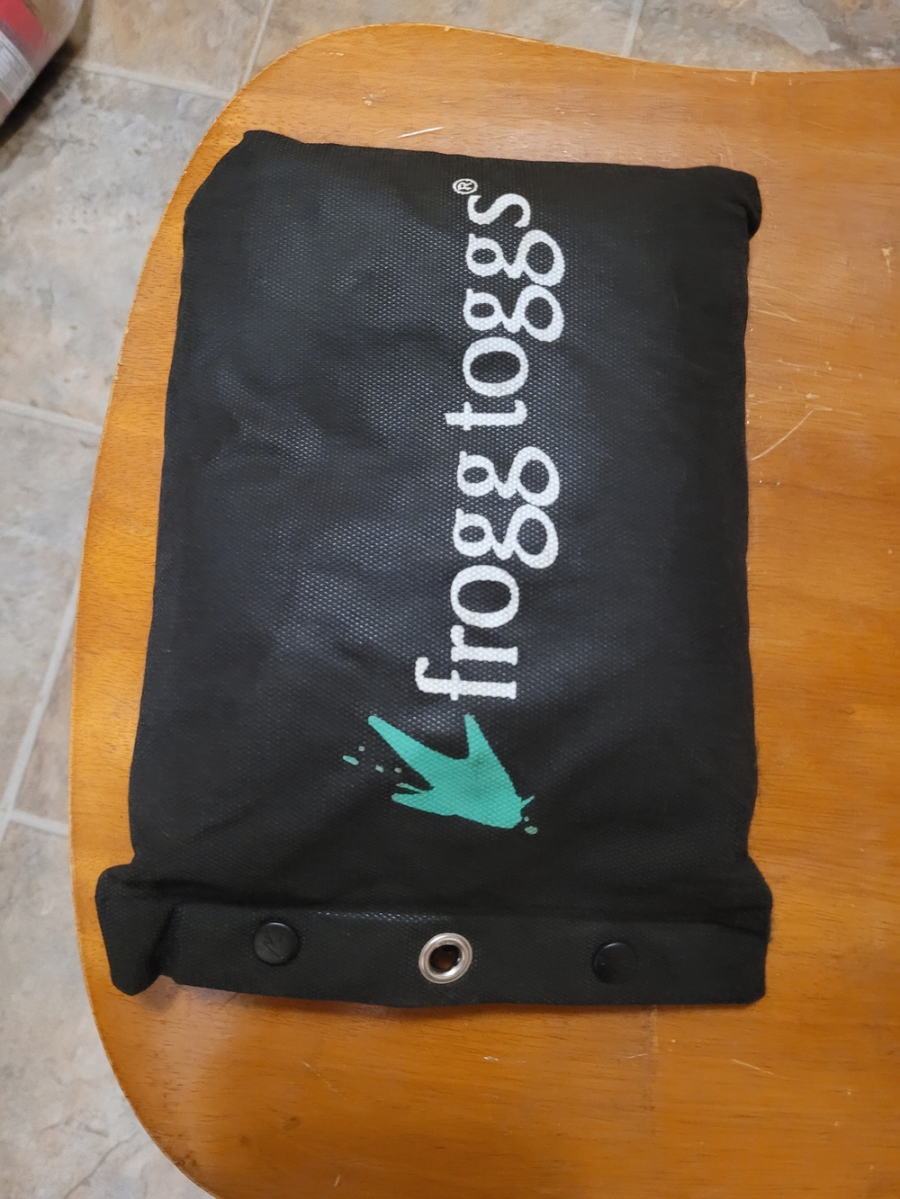 Frog toggs Black Packable Rain Suit. Jacket And Pants. Size Small / Medium